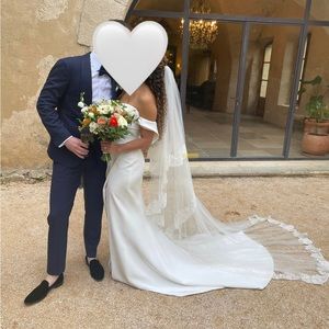 Peter Langner Oval Shaped Veil with rebrode lace trim & blusher 126”
